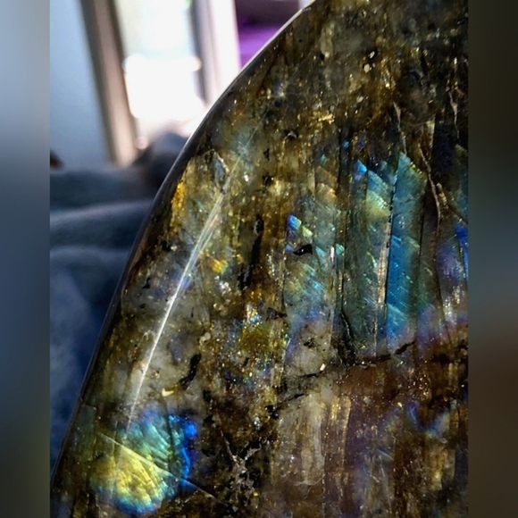 Big Bright Beauty! Large Labradorite Free-form - Picture 7 of 17